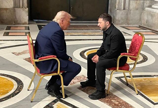 In this handout photograph taken and released by the Ukrainian Foreign Ministry on April 26, 2025, Ukraine's President Volodymyr Zelensky (R) meets with US President Donald Trump (L) on the sidelines of Pope Francis's funeral at St. Peter's Basilica at The Vatican (AFP photo)